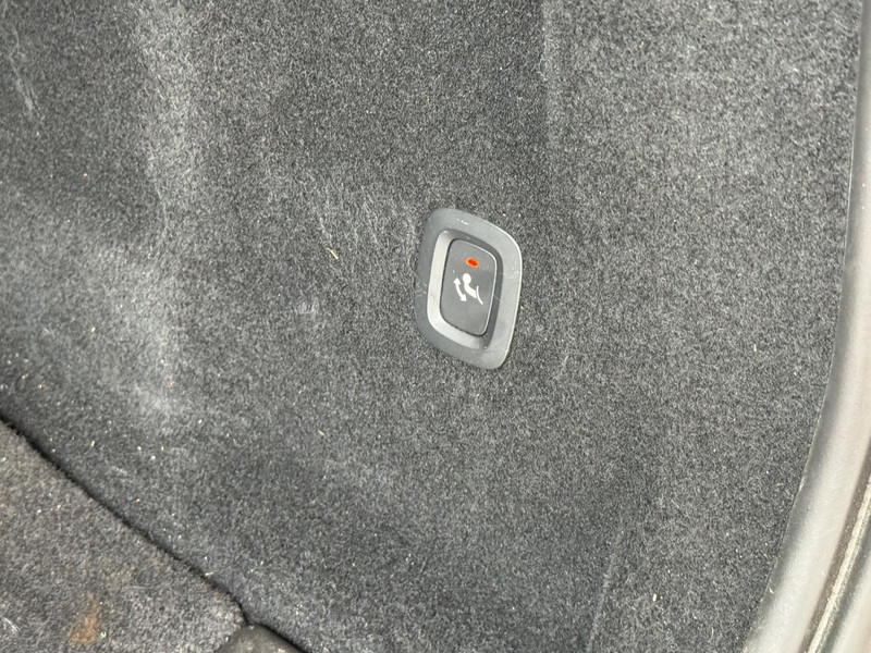 46900582-11.jpg
