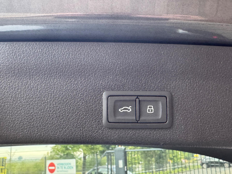 47457986-10.jpg